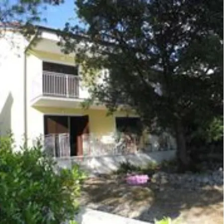 Small Nives 21 Pax Crikvenica