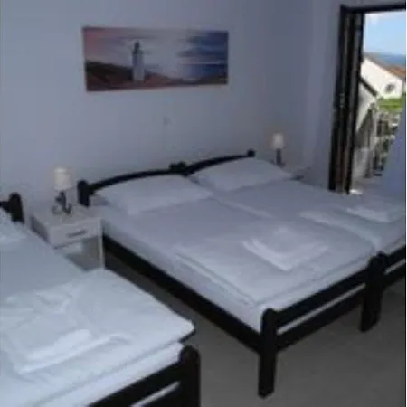 Apartman Small Nives 21 Pax *